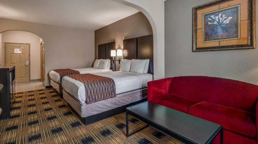 Best Western Plus Heritage Inn — Guest room