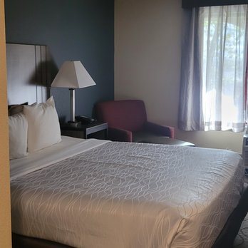 Best Western Plus Heritage Inn — Guest room
