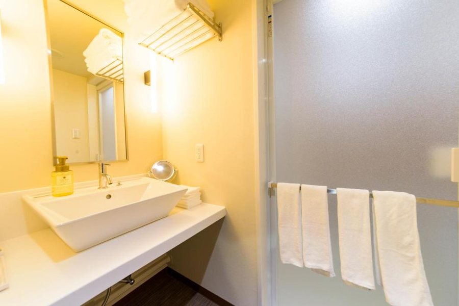 Best Western Plus Hotel Fino Chitose — Bathroom