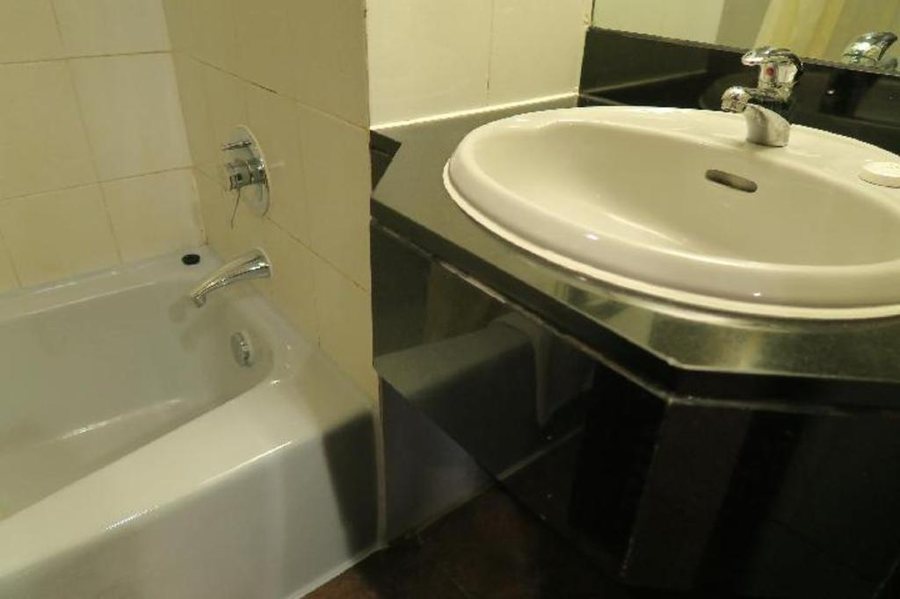 Best Western Plus Hotel Kowloon — Bathroom