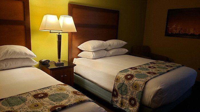 Best Western Plus Houston Energy Corridor — Guest room