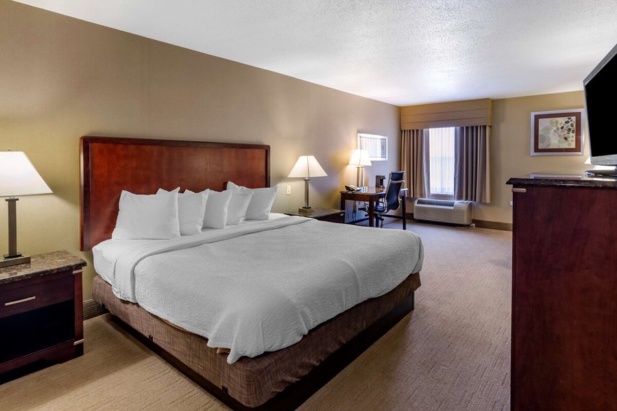 Best Western Plus Inn At Hunt Ridge — Guest room