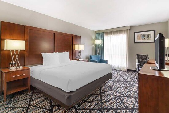 Best Western Plus Lackland Hotel Suites — Guest room