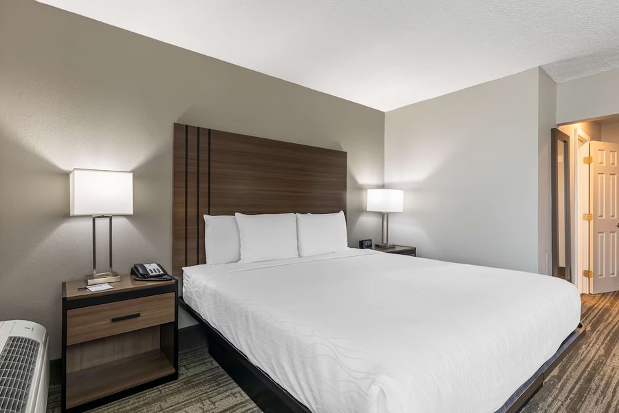 Best Western Plus Laurel — Guest room