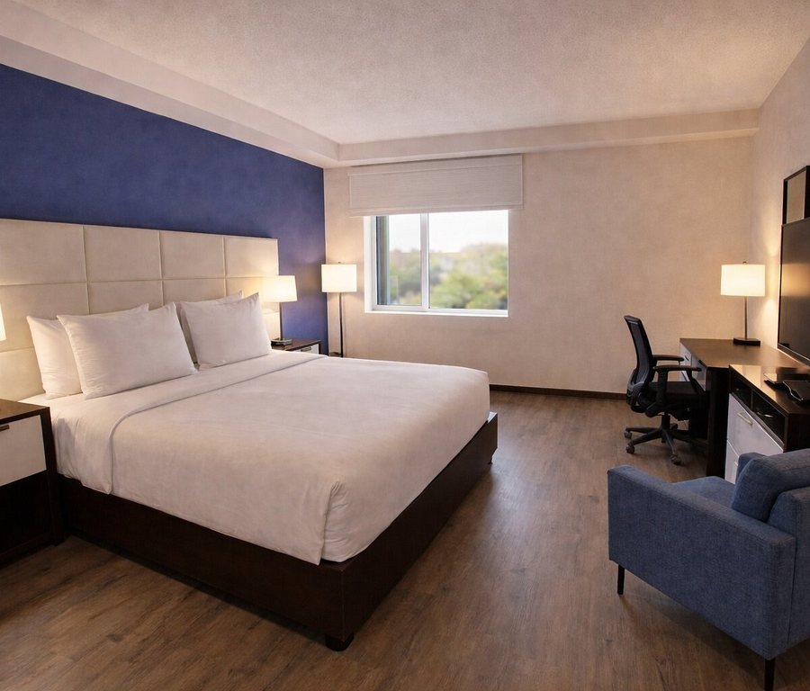 Best Western Plus Miami Intl Airport Hotel Suites Coral Gables Miami Florida — Guest room