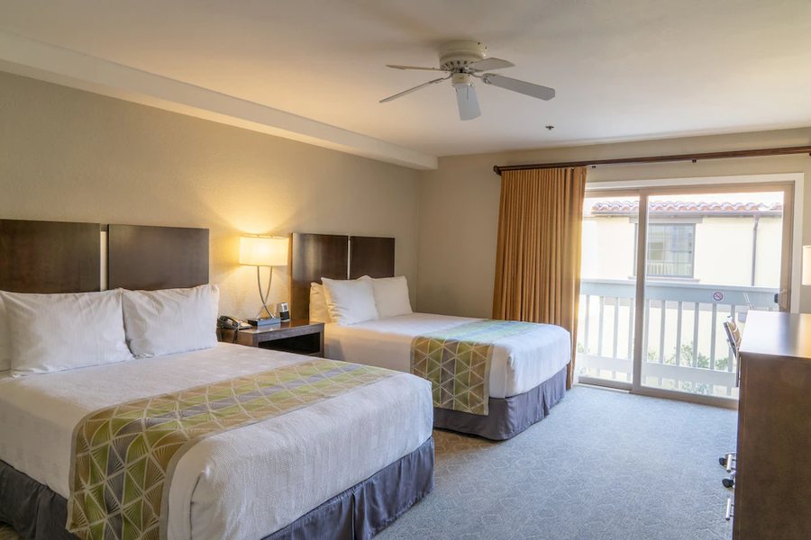Best Western Plus Monterey Inn — Guest room