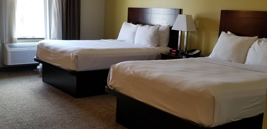 Best Western Plus Montezuma Inn Suites — Guest room