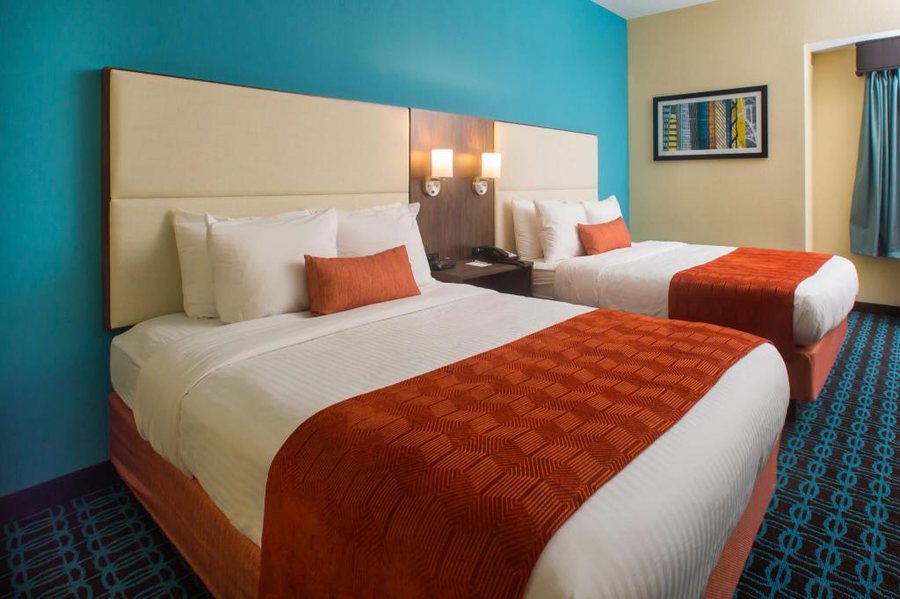 Best Western Plus North Las Vegas Inn Suites — Guest room