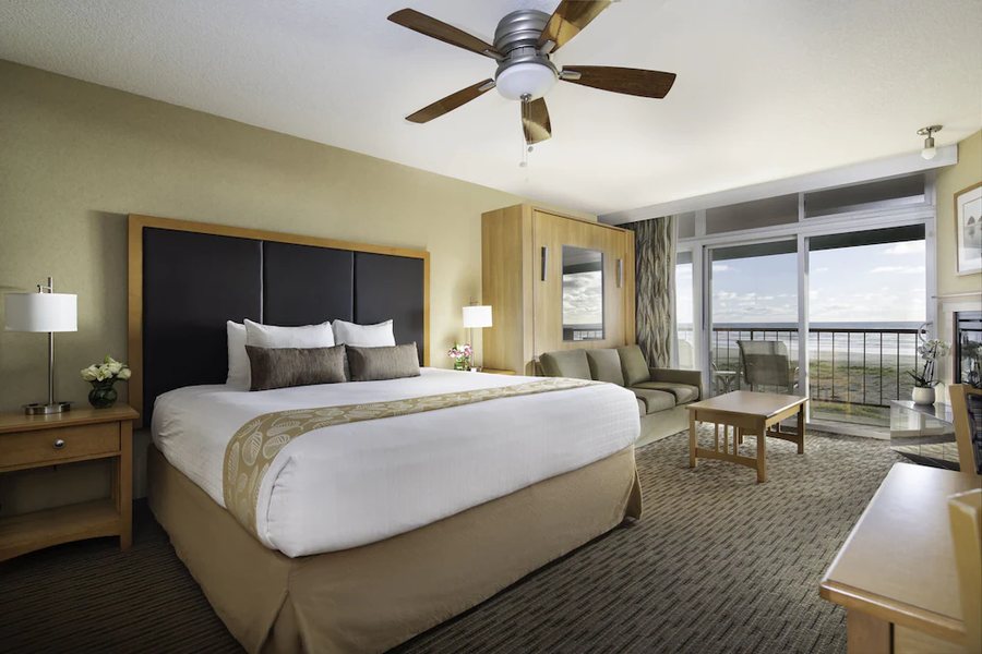 Best Western Plus Ocean View Resort — Guest room