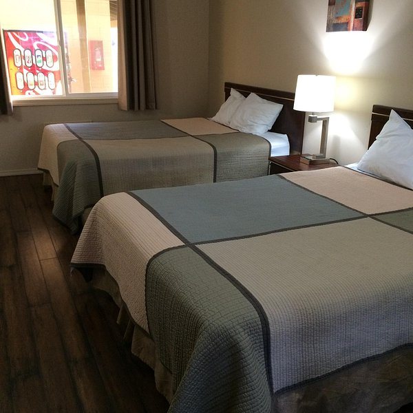 Best Western Plus Olympic Inn — Guest room
