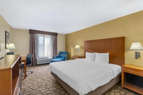 Best Western Plus Richmond Airport Hotel — Guest room
