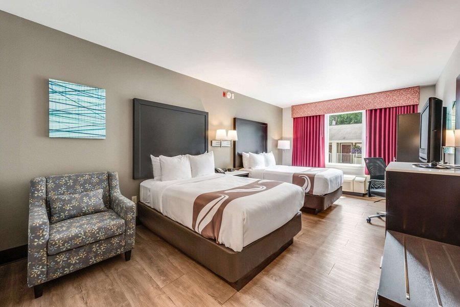 Best Western Plus The Inn Suites At The Falls — Guest room