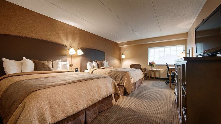Best Western Plus The Normandy Inn Suites — Guest room