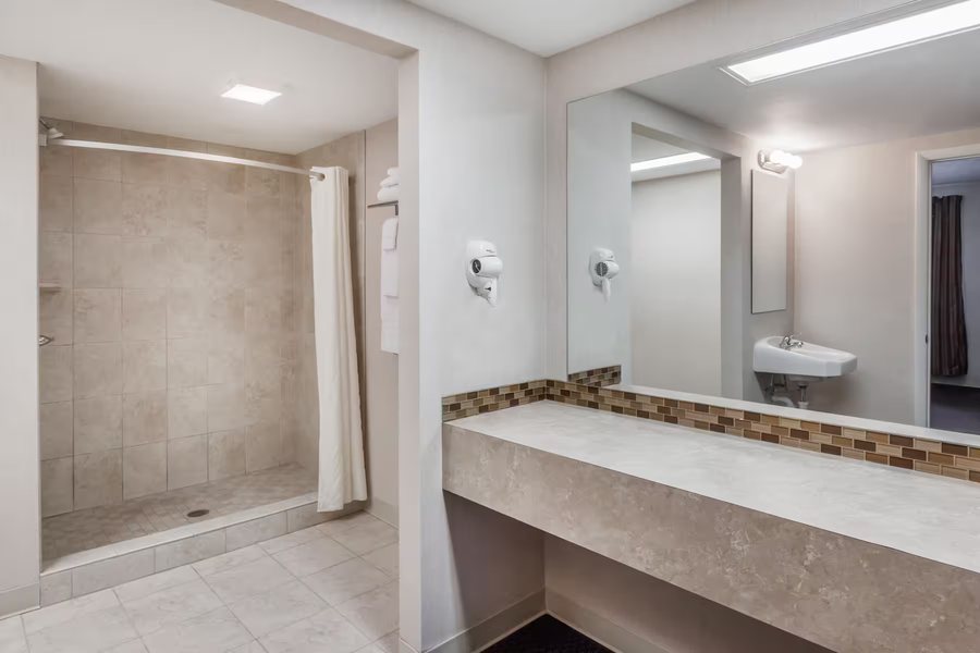 Best Western Plus Traverse City — Bathroom