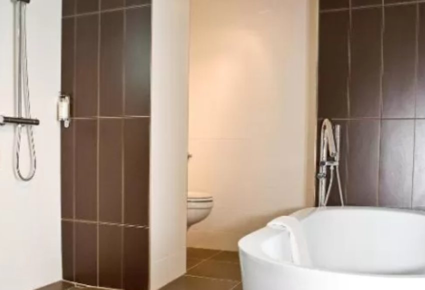 Best Western Plus Villa Saint Antoine Hotel Spa — Bathroom