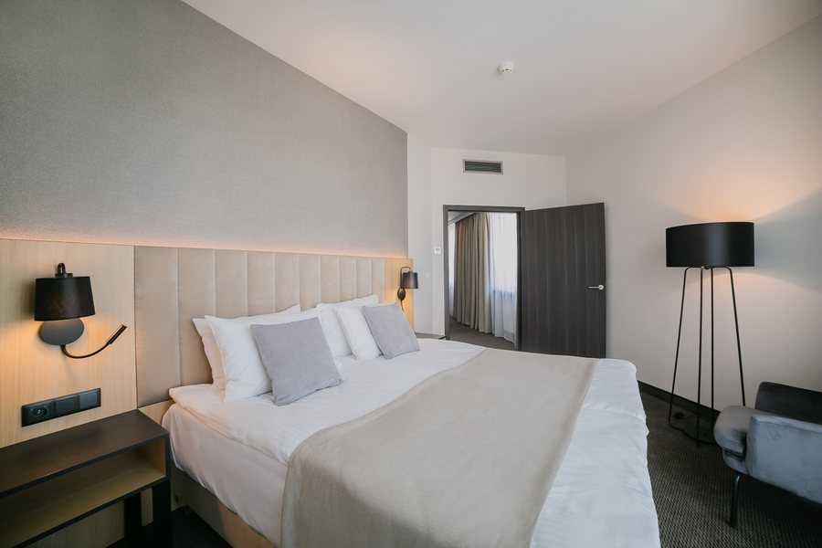 Best Western Plus Warsaw — Guest room