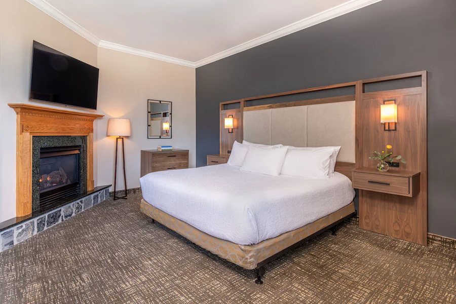 Best Western Plus Waterbury Stowe — Guest room