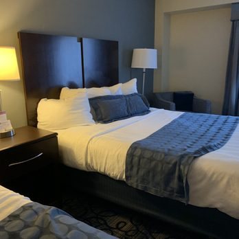Best Western Plus Waynesboro Inn Suites Conference Center — Guest room