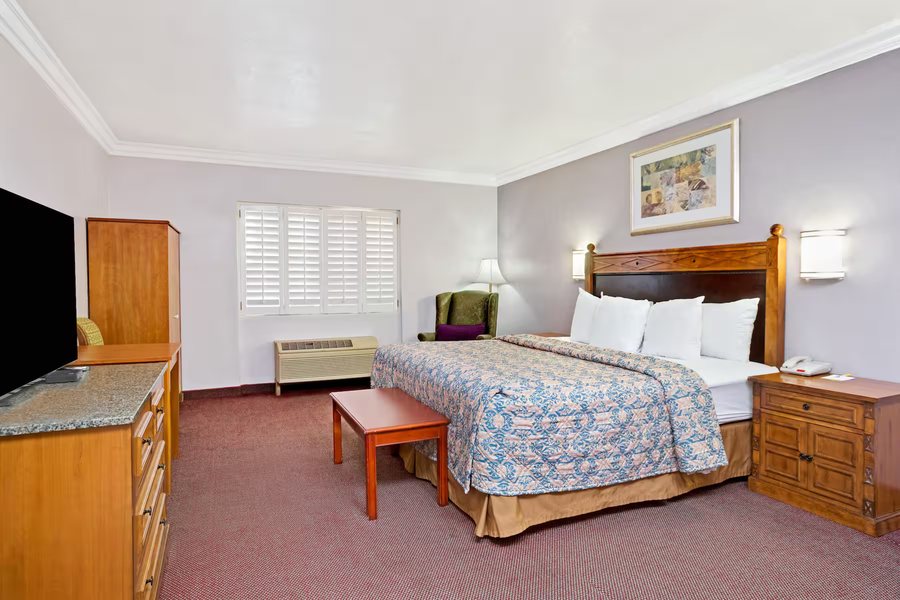 Best Western Plus West Covina Inn — Guest room