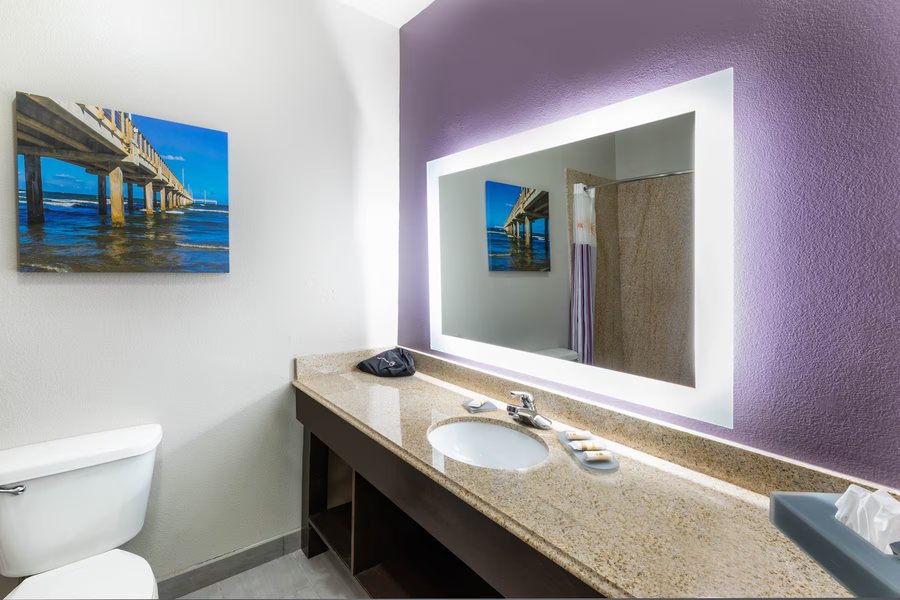 Best Western Port Lavaca Inn — Bathroom