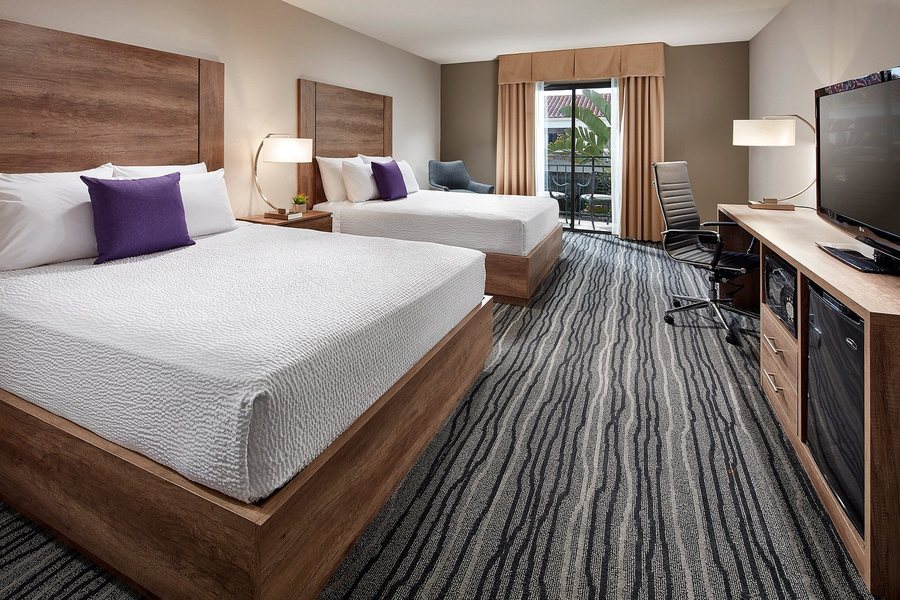 Best Western Posada Royale Hotel Suites — Guest room
