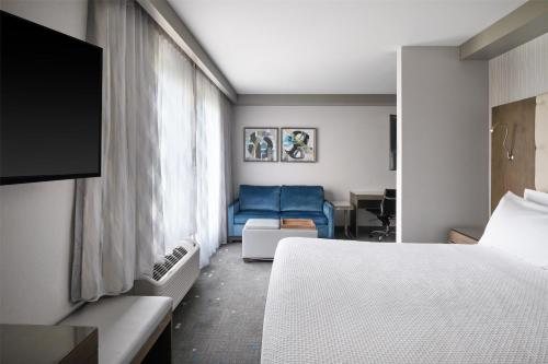 Best Western Premier Hotel at Fisher s Landing — Guest room
