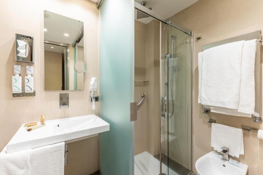 Best Western Premier Hotel Royal Santina — Bathroom