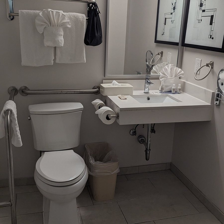 Best Western Premier Rockville Hotel Suites — Bathroom