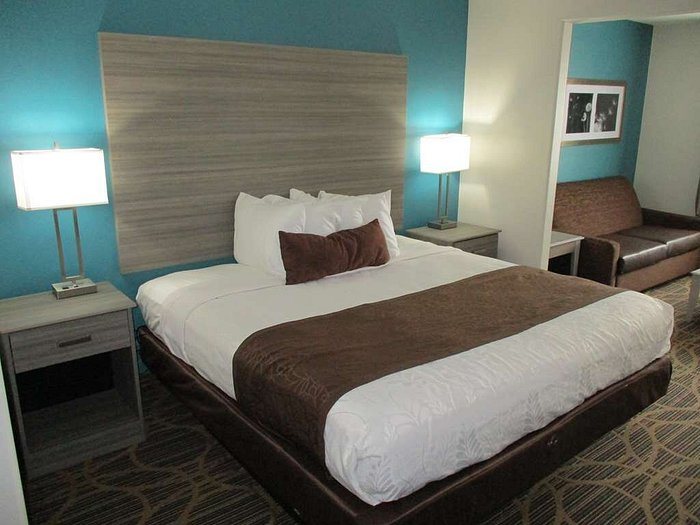 Best Western Presidential Hotel Suites — Guest room