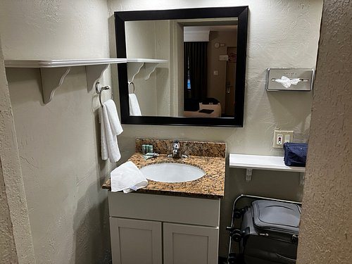 Best Western Rancho Grande — Bathroom
