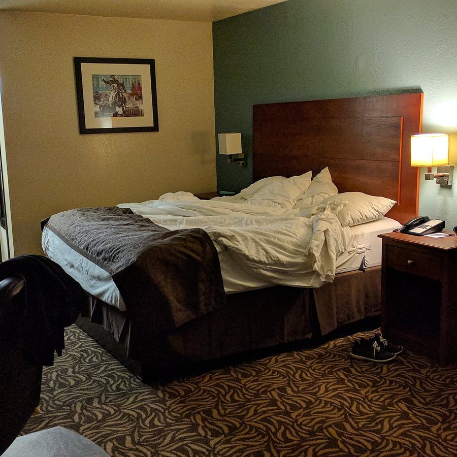 Best Western Regency Inn Suites — Guest room
