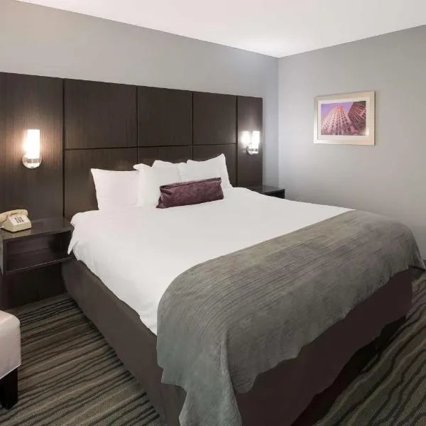 Best Western Riverside Inn — Guest room