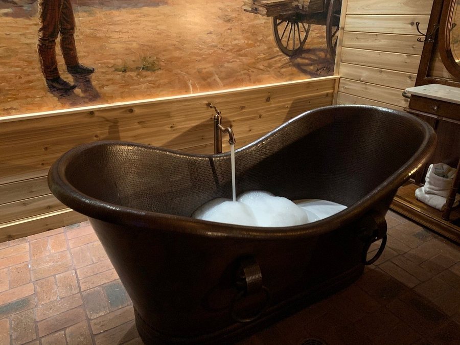 Best Western Route 66 Rail Haven — Bathroom