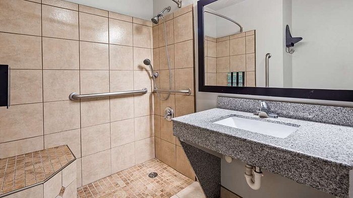 Best Western Santa Fe — Bathroom