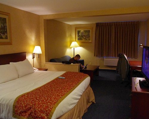 Best Western St Louis Inn — Guest room