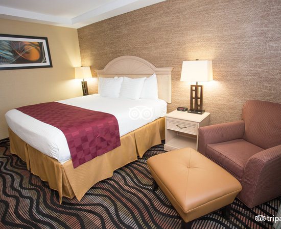 Best Western Summit Inn — Guest room