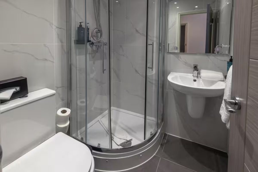 Best Western Victoria Palace — Bathroom