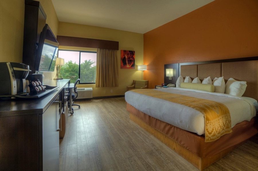 Best Western View of Lake Powell Hotel — Guest room