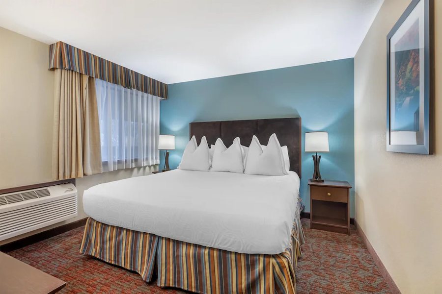 Best Western Windsor Inn — Guest room