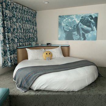 Beverly Laurel Motor Hotel Los Angeles California — Guest room