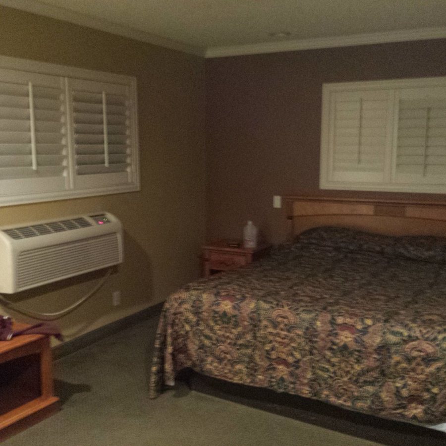 Bevonshire Lodge Motel Los Angeles California — Guest room