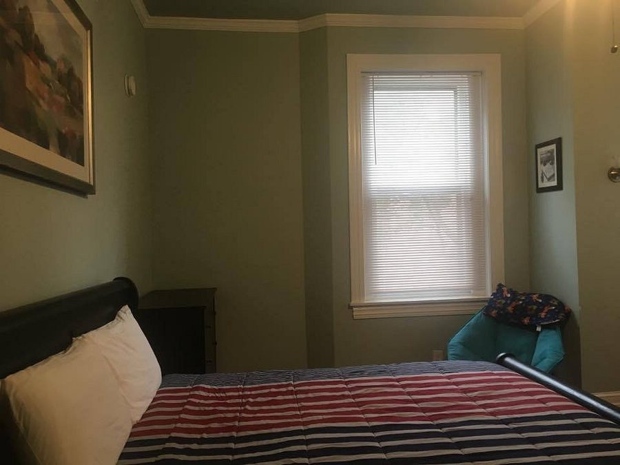 Biddle Street Inn — Guest room