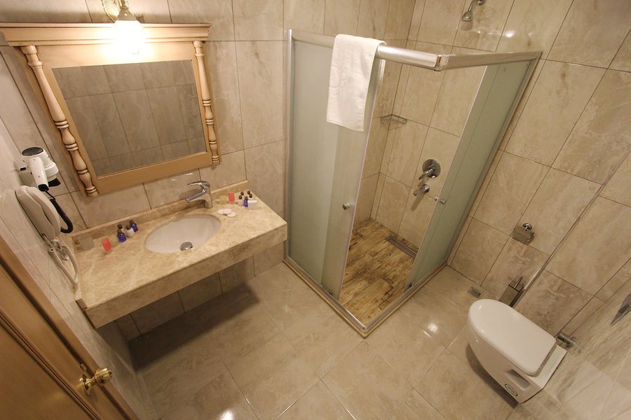 Big Apple Hotel Istanbul — Bathroom