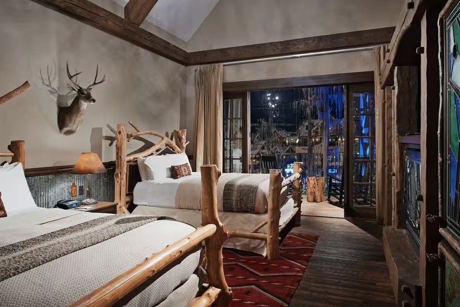 Big Cypress Lodge — Guest room