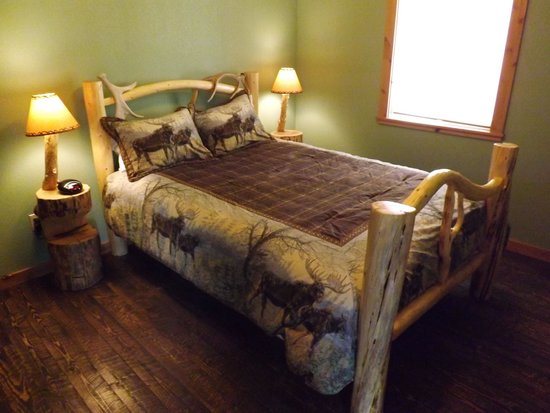 Big Hole River Retreat — Guest room