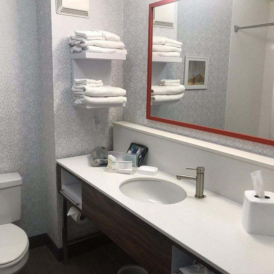 Big Spring Road Motel — Bathroom