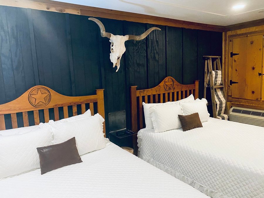 Big Texan Motel — Guest room