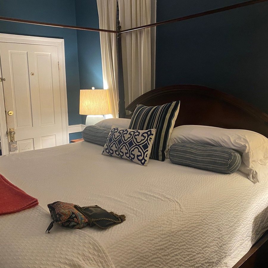 Bijou Boutique Inn — Guest room