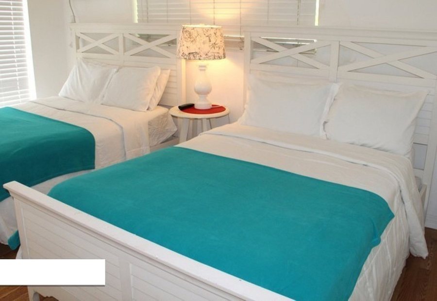Bikini Lodge Miami Beach Florida — Guest room