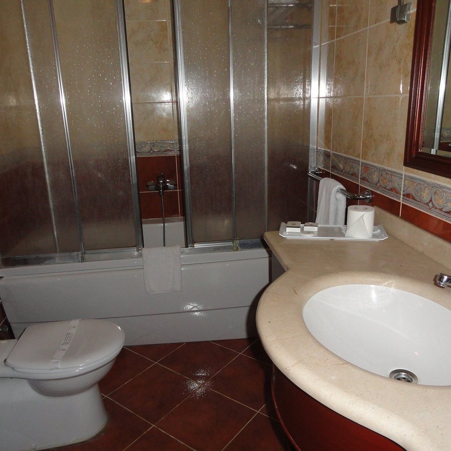 Bilek Istanbul Hotel — Bathroom